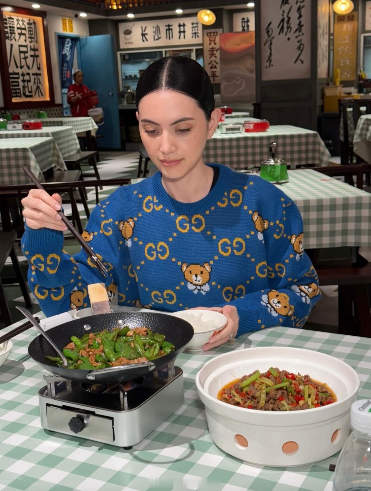 maidavikamai麦来中国了先去了上海又去了四川满满电力⚡️看着她行