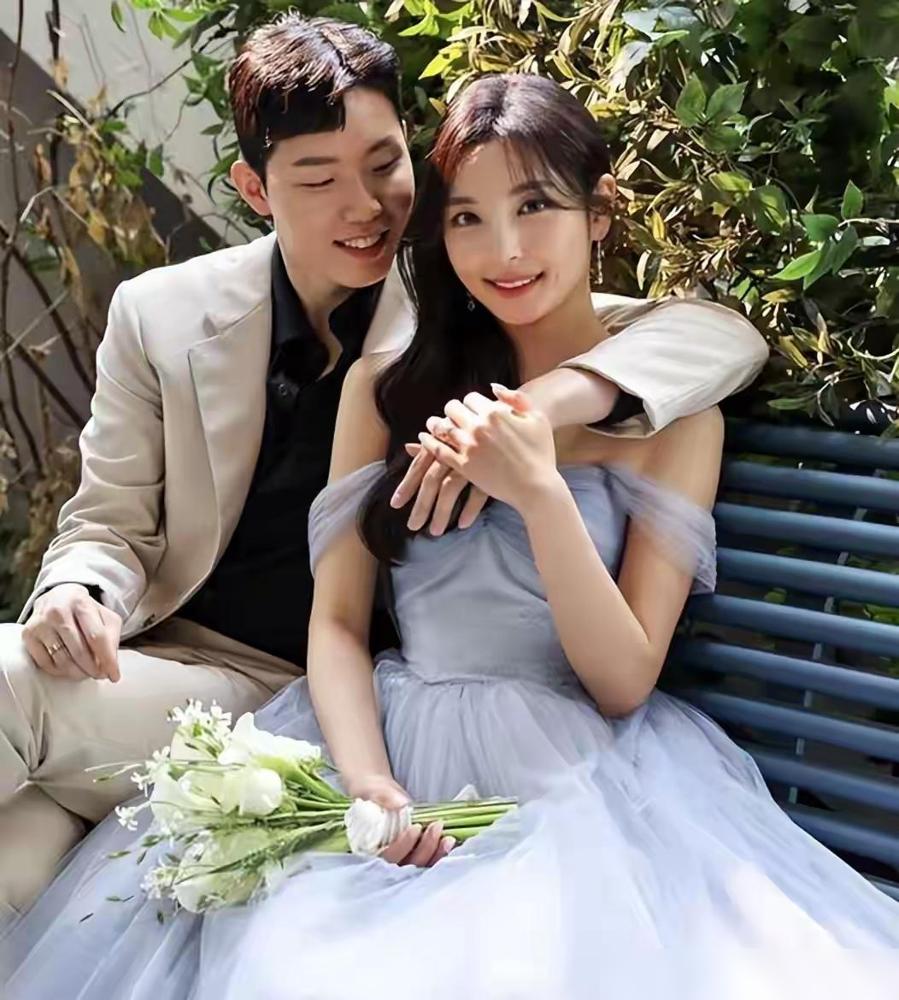 韩国双打奇才徐承宰人生大赢家啊，2023年搭蔡侑玎拿下混双世锦赛冠军，搭档姜敏赫