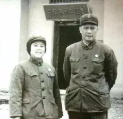 1985年5月的一个傍晚，昆明军区司令员张铚秀开完军委会议回到家里，把保姆小刘叫