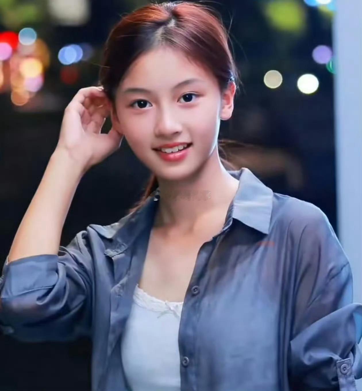 女孩因撞脸张柏芝全网走红像么？怎么看都不像哎😶​​​