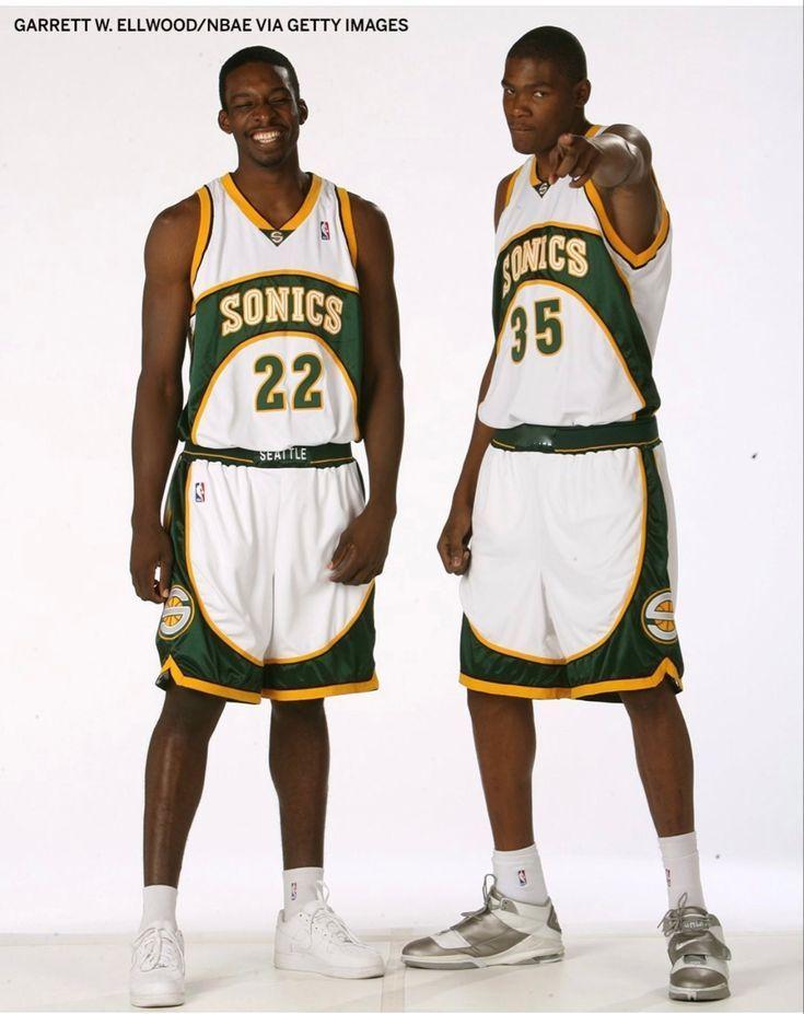 超音速这哥俩还在联盟之中。