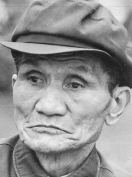 1947年，军统总务处处长沈醉来到白公馆视察，与一个”疯老头”擦肩而过的时候，立