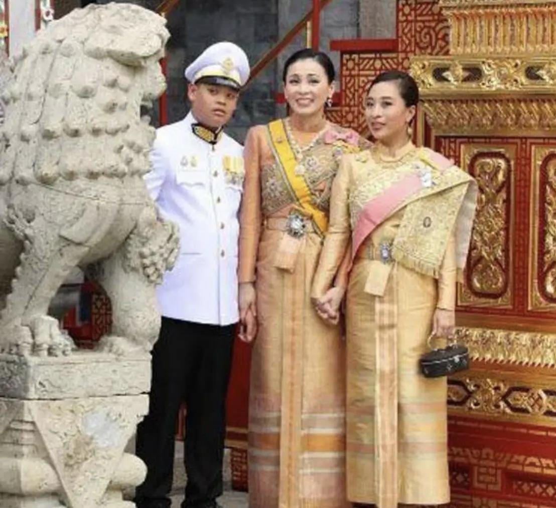 泰王室这两天最大的消息，就是长公主帕差拉吉帝雅帕（俗称"帕公主"）走了。宫务处