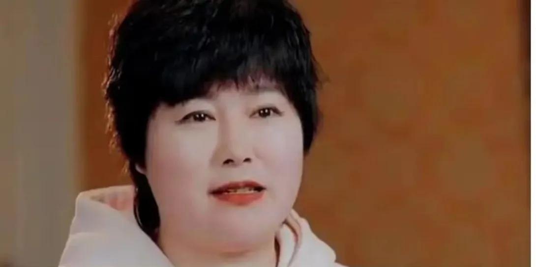 明眼人都看出来了，于娜之所以变瘦了，不是因为她有钱请私教，而是因为她对自己够