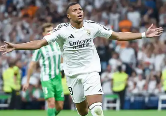 银河战舰新赛季首秀！姆巴佩领衔残阵皇马迎战奥萨苏纳，阿隆索执教首战能否开门红？