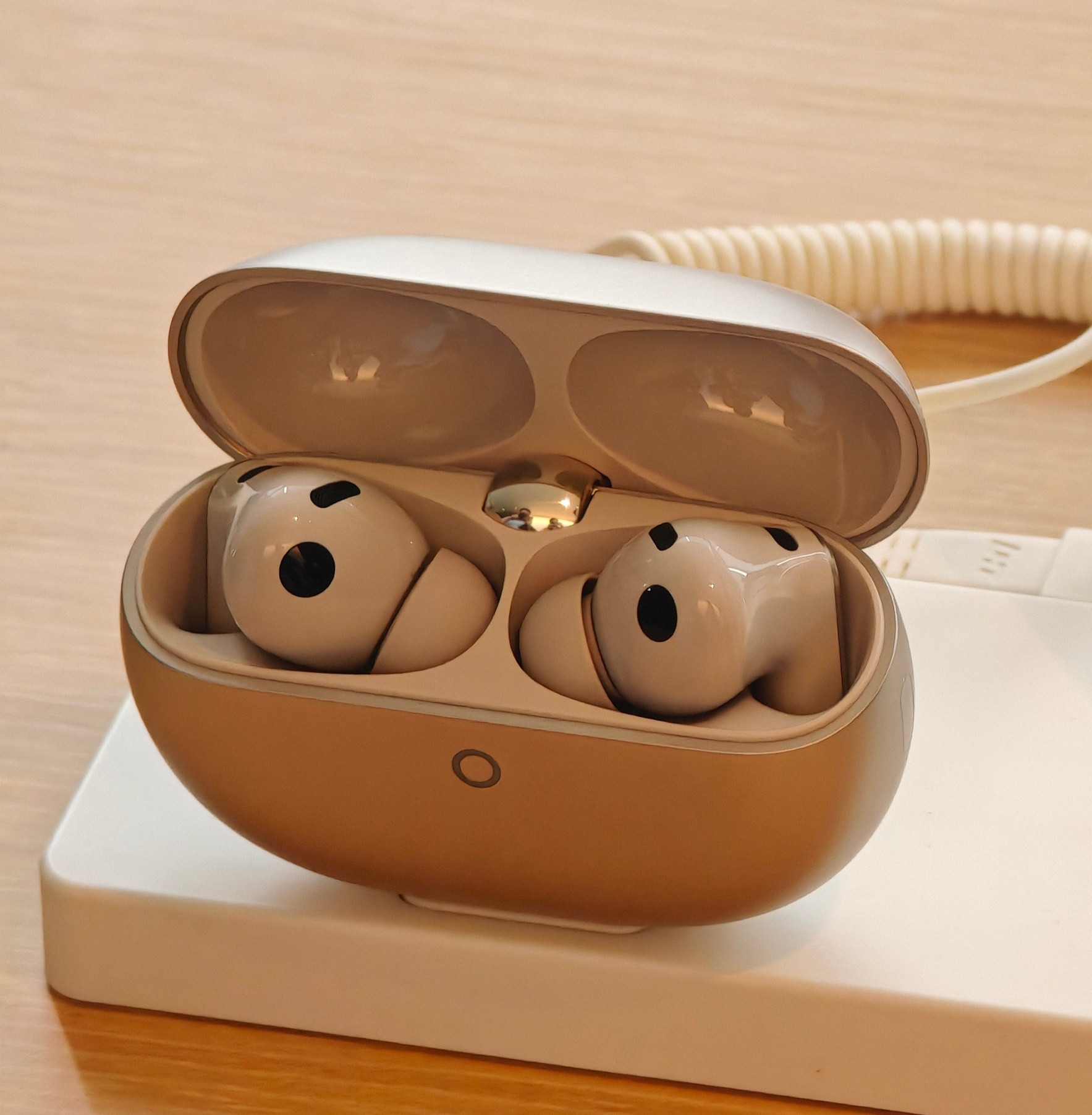 刚参加了HUAWEISOUND华为悦彰及音频新品技术沟通会，跟大伙简单聊聊～会