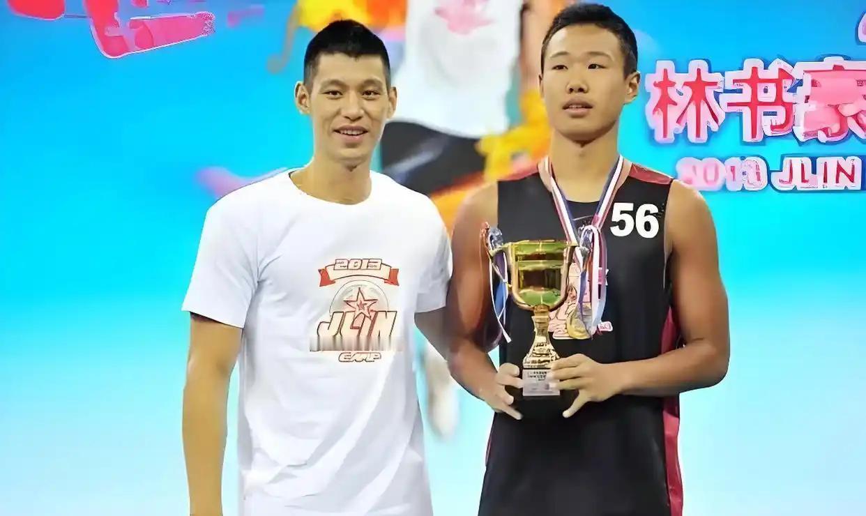 落选后，他意识到在天赋不足的情况下努力还不够，需要拼命才行，从那以后，加练到球馆