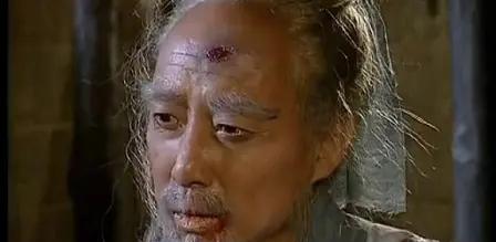 三国时期，华佗诊脉时，对李将军说：“你妻子的肚子疼，是因为她肚子里的孩子受了伤。