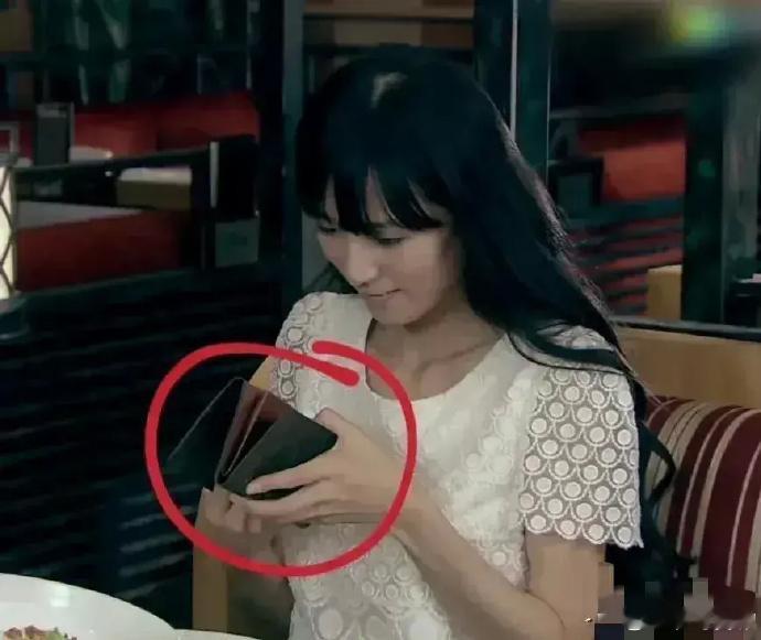 以前看《爱情公寓》光看剧情了，怎么没注意这些[捂脸哭]​​​