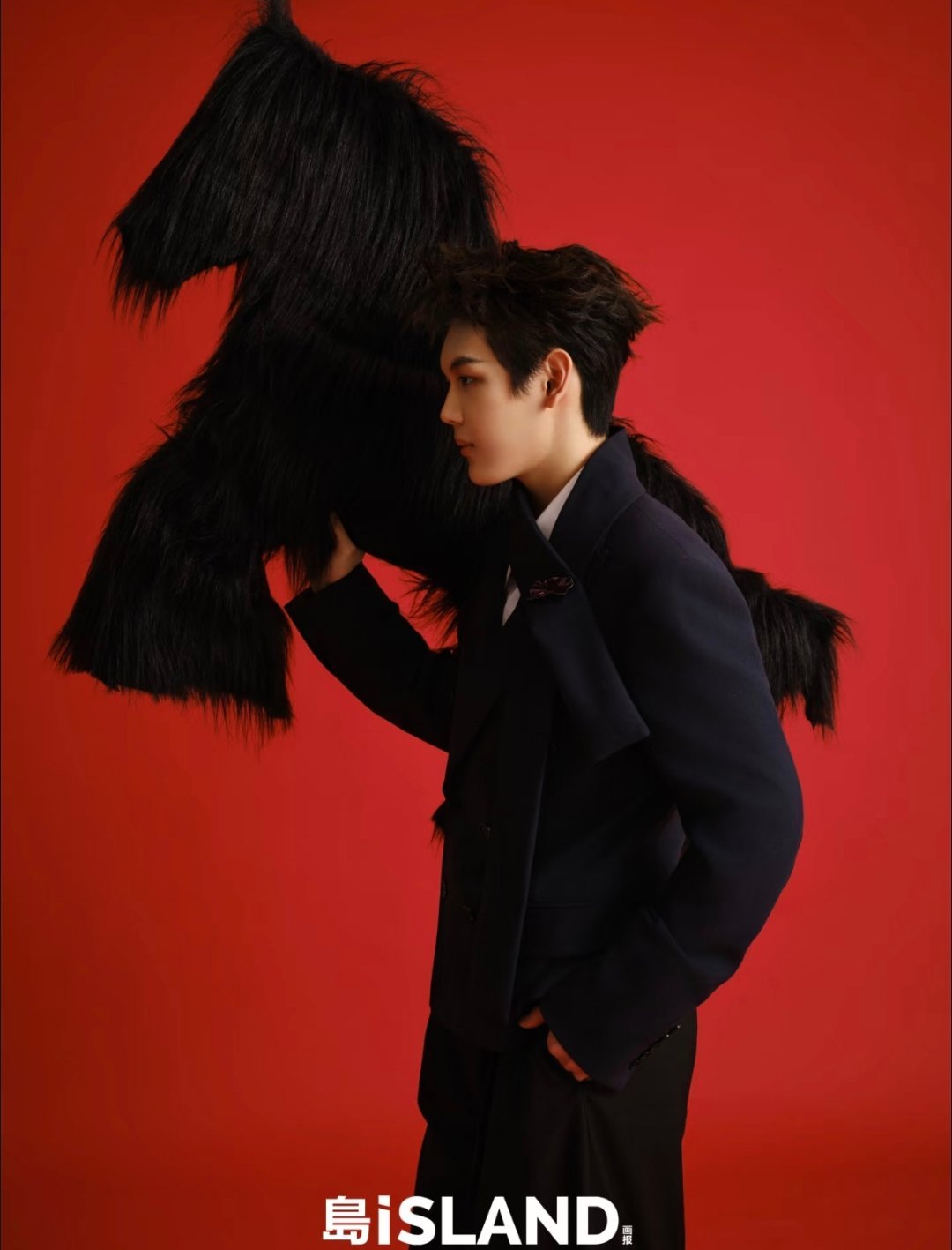 王艳和儿子球球合体拍杂志