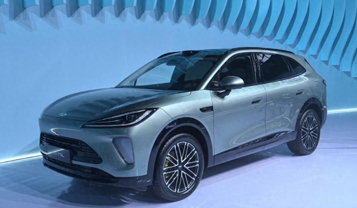 家里那台老车开了快八年，一直琢磨换辆混动SUV。昨天刷到这台车，我直接把预算从2