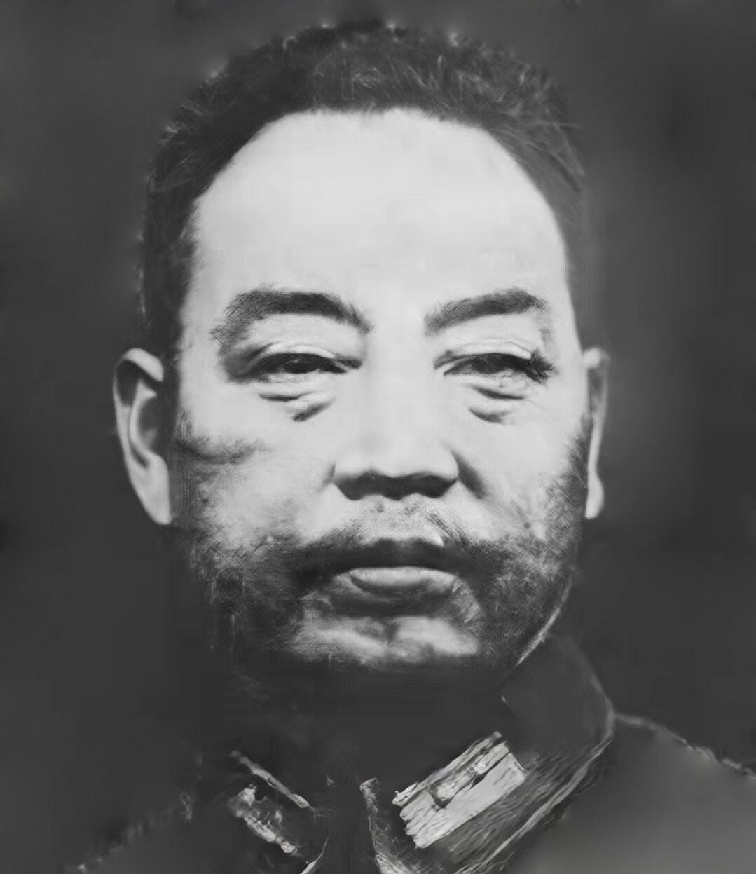 1947年1月初，滨海书记谷牧带着三个战士去郝鹏举的司令部赴宴。郝鹏举，让十几个