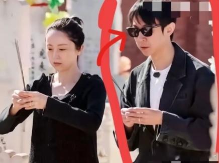 张维伊去墓地拜爸妈还带着墨镜，其实根本不是装或者演戏，也不是对父母不孝顺，其