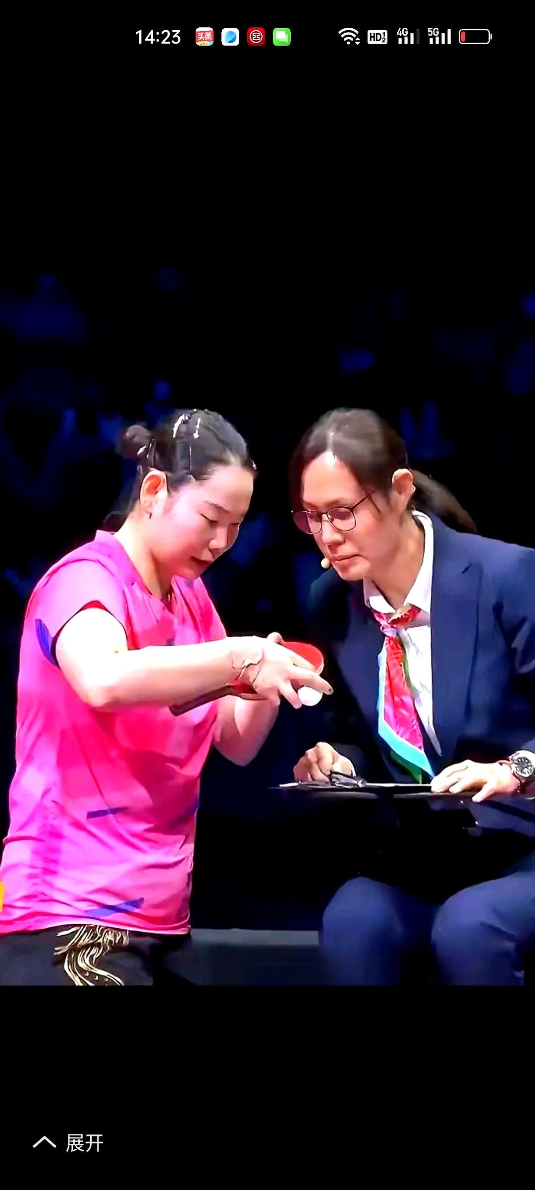 找呀找呀找颗粒，何卓佳大比分2-0时，球拍几乎无缺陷却要求换拍，想打心理