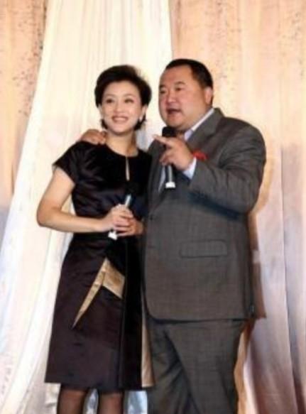 1994年，26岁的杨澜非要和银行上班的丈夫张一兵离婚，转身嫁给了体重2