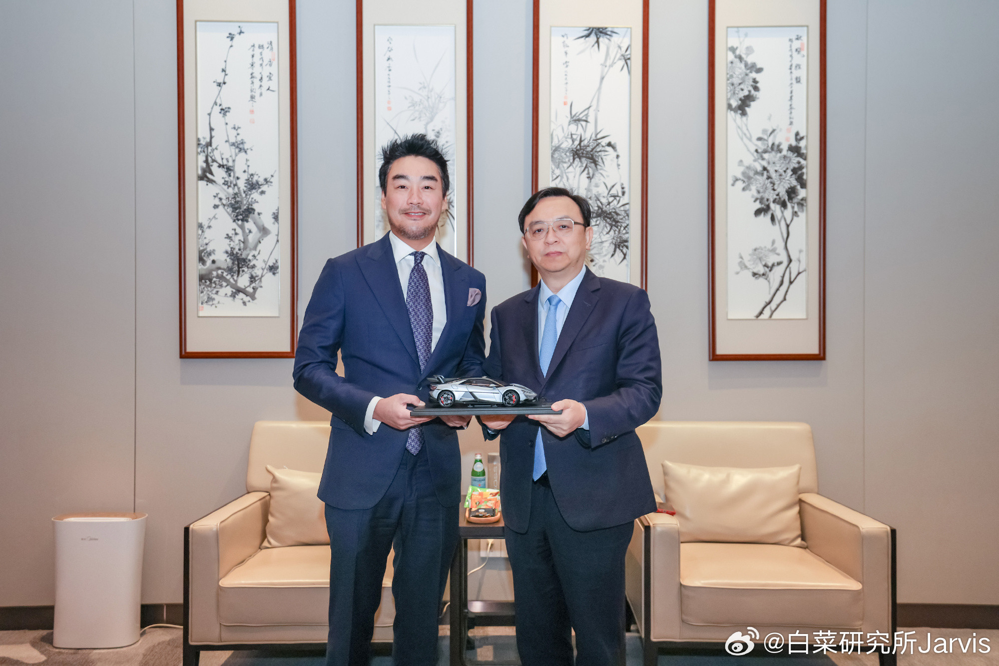 泰国地区唯一的仰望U9X车主出炉，查了一下这位PratarnwongPhorn