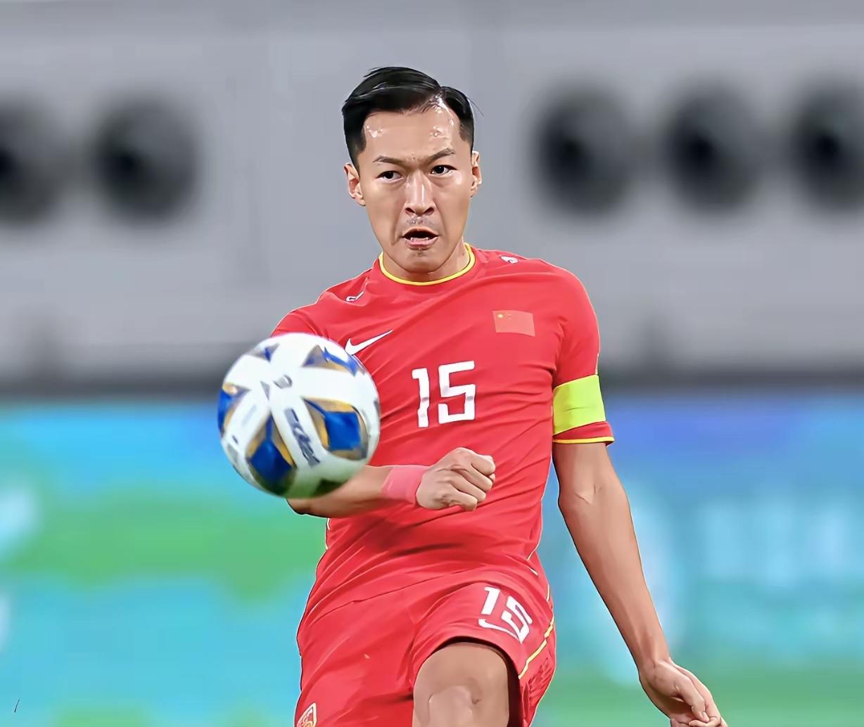 国足U23主帅安东尼奥一定会为说服吴曦重新回归国足而庆幸，首场比赛就传射建功帮助