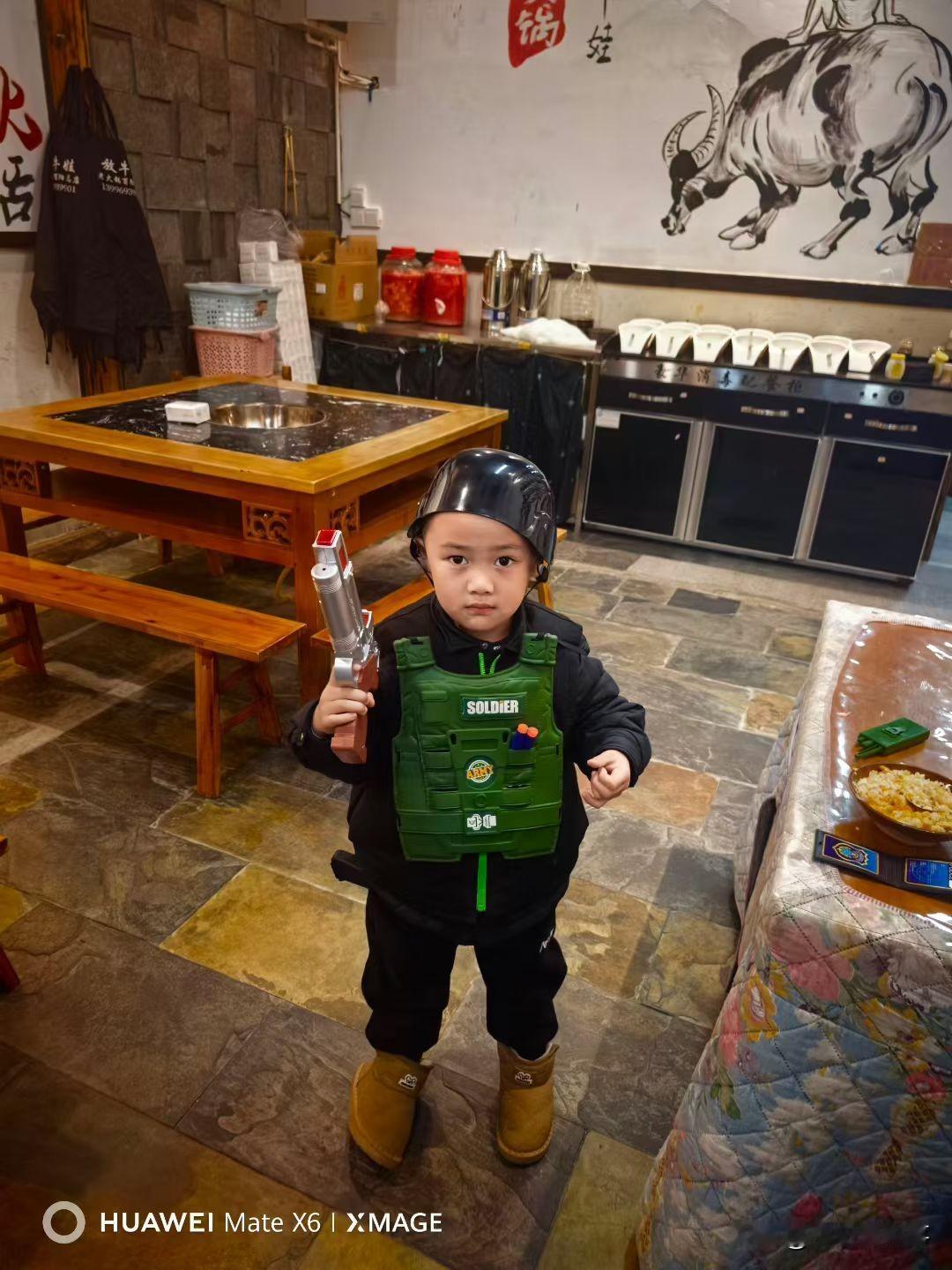 今天新招的保安，就是工作时间不固定，工作时间内融资脱岗，饭量还不小，不知道能干多