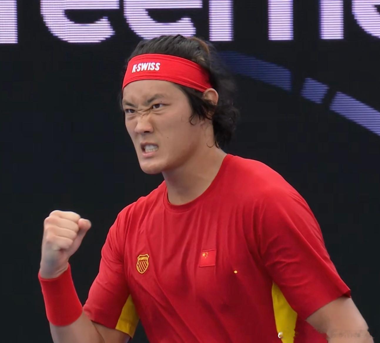 张之臻！！！牛B！！！6-7/7-6/7-5接近3小时大鏖战啊啊啊啊啊联合杯20