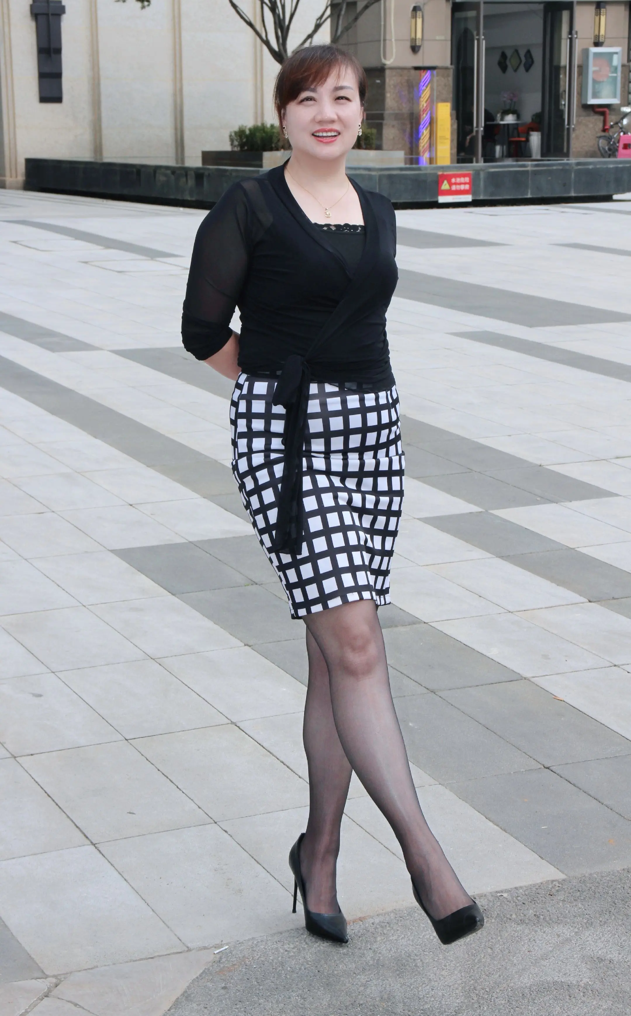 高跟鞋穿搭 短裙穿搭 街拍 潦浒古镇