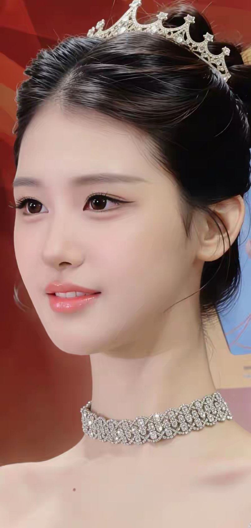 可以看出脸上动了很多科技