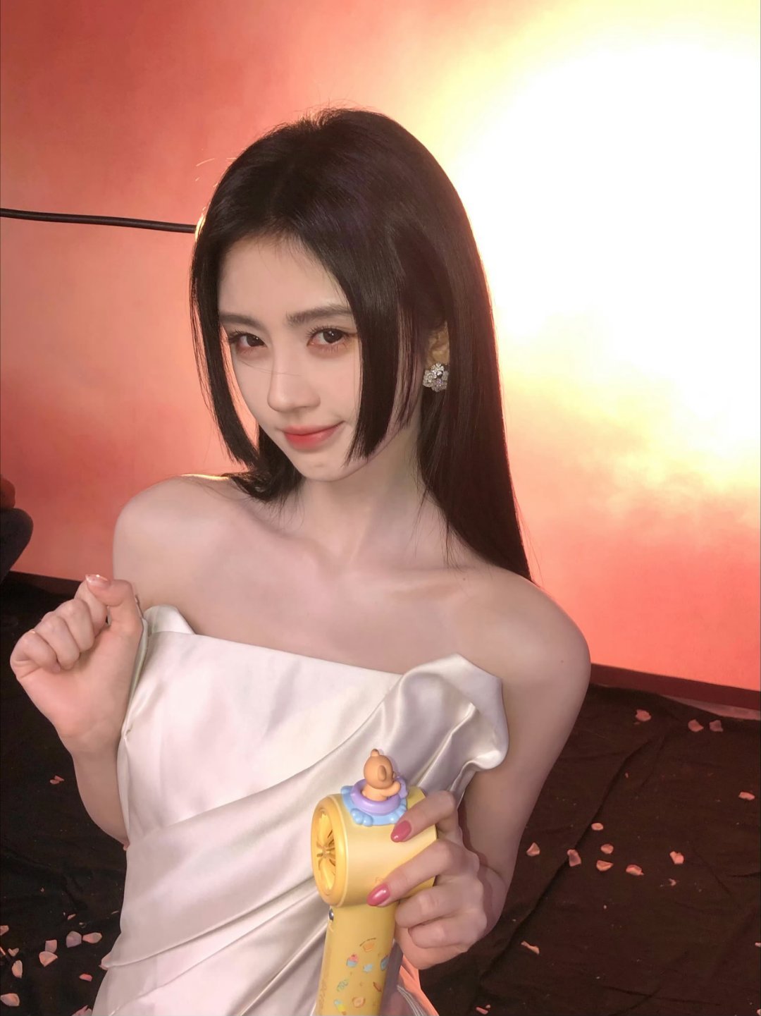 鞠婧祎jjy鞠婧祎阿黛jjy鞠婧祎苏绿夏“情起一时的喜欢不叫热爱长久无言的