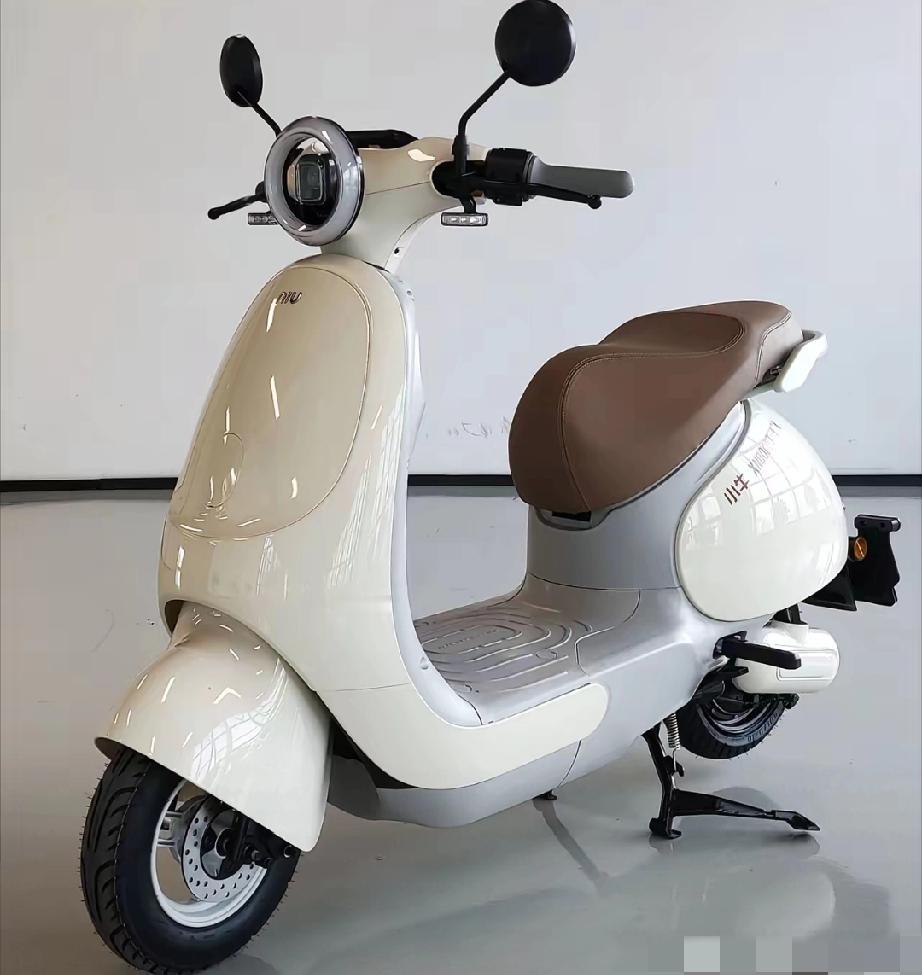 我跑了两年外卖，换了俩车，今天说句得罪人的话：雅迪、爱玛、台铃，我们骑手越来越不