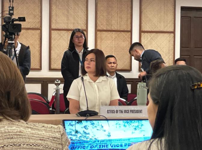 菲律宾媒体消息，9月16日，菲律宾众议院以不到一小时的时间完成并批准了副总统萨拉