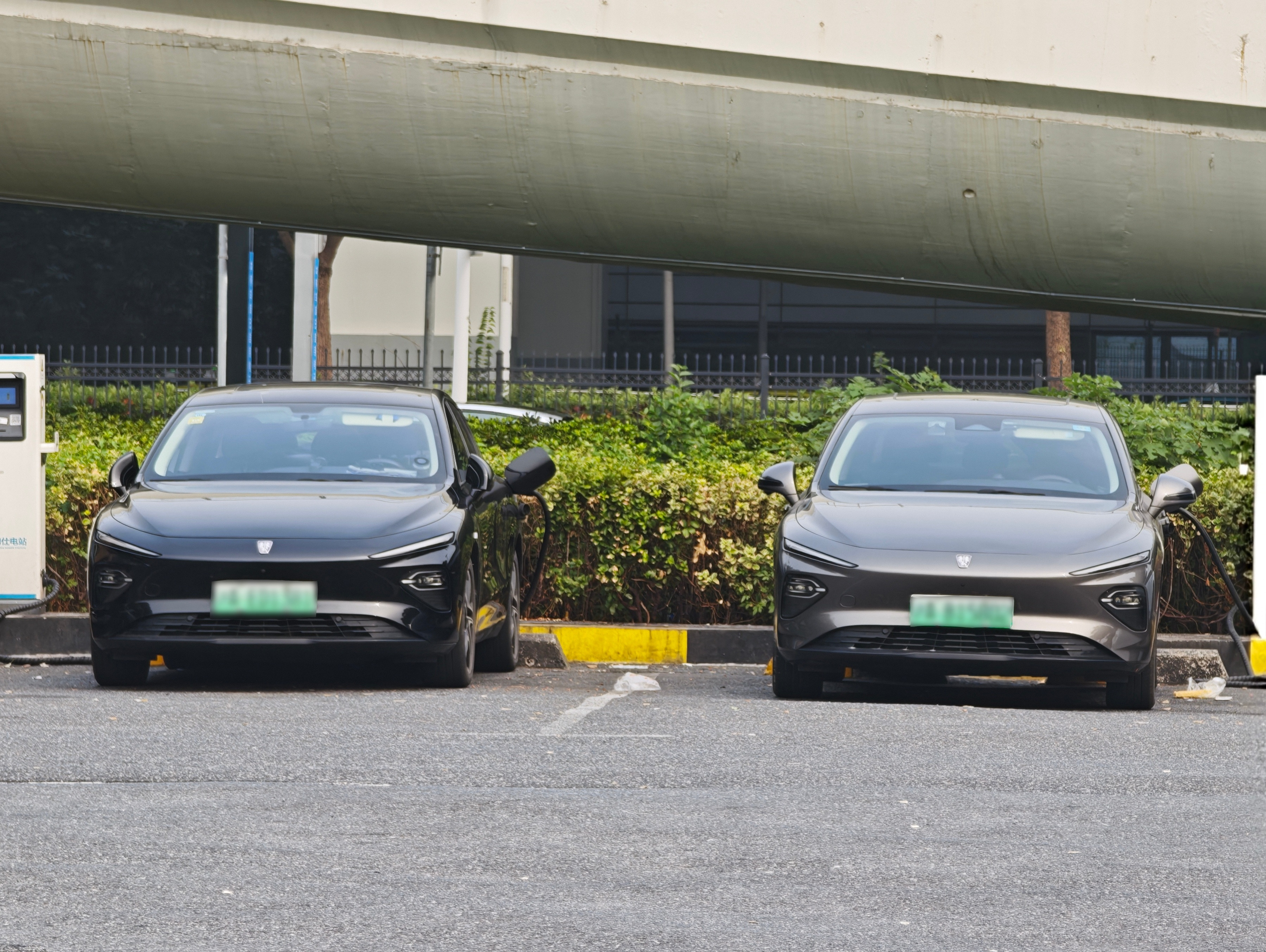 上海不愧是大本营，能见度最高的就是上汽的车，包括荣威和已经并入荣威的飞凡，包括上