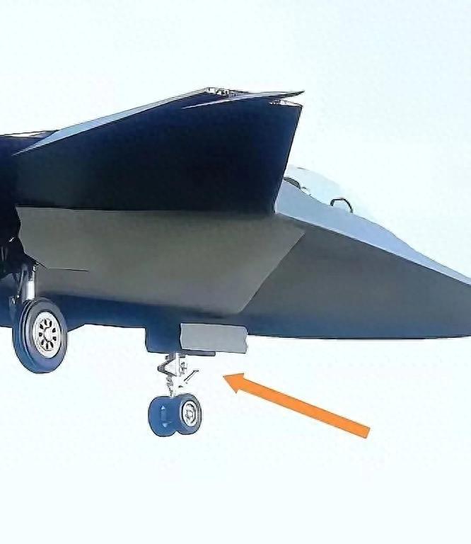 中国六代机沈飞歼50细节曝光，挂载高超音速空空弹，将上福建舰，美媒：美军或失去西