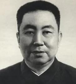 毛主席曾评价华国锋，说他是自己见过的最老实的人。然而，出人意料的是，这位老实人在