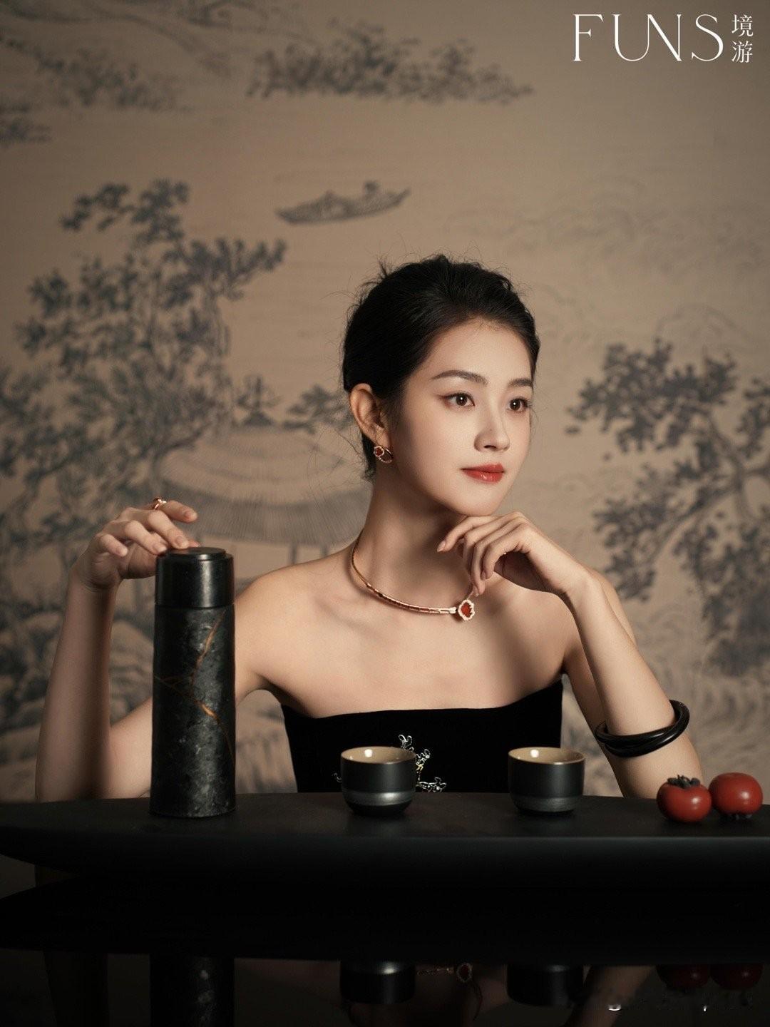 妈呀，郭宇欣这是什么神仙姐姐啊！第一封表现力很不错哦！感觉她真的越看越好看，