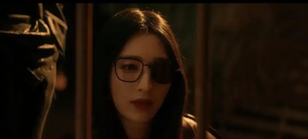 张俪在直播里说自己演林喜柔差点崩溃，因为角色根本不是人。她一开始把脸扭成表情包