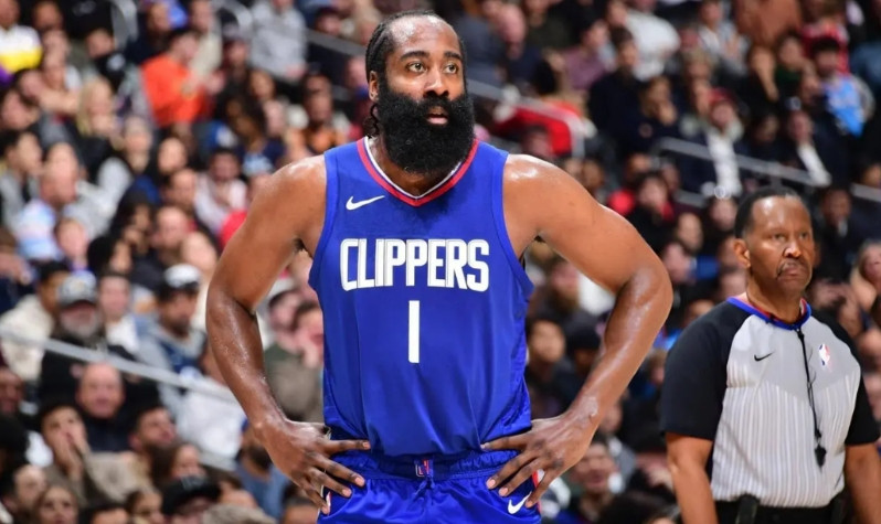 NBA官方真是太歧视詹姆斯-哈登了！今天NBA官方公布了新赛季西部联盟十大球星，