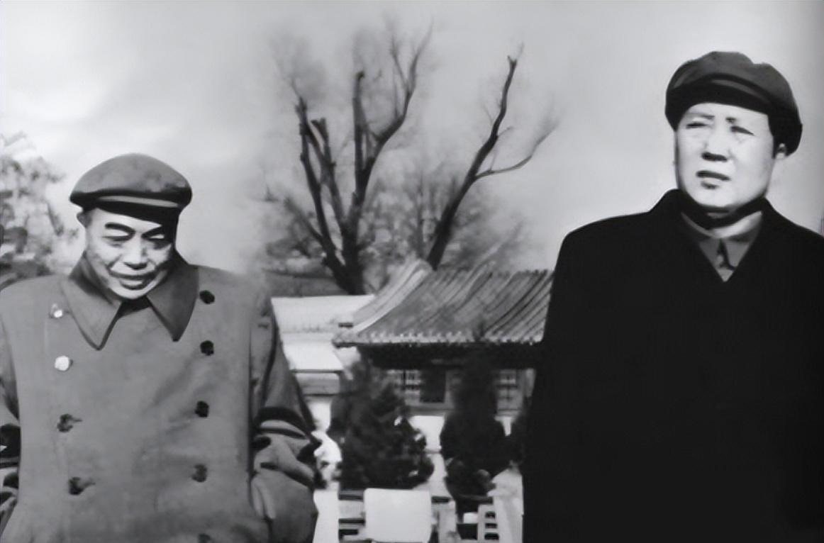 1950年，毛岸英在作战会议上与彭德怀争论，他的直接上级紧张得满手是汗，这是为何