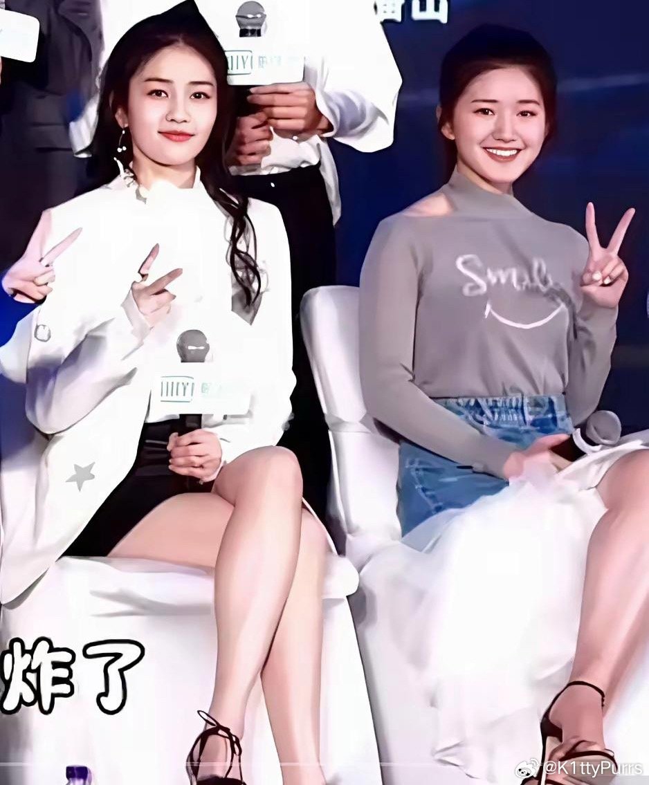 来看看白鹿和赵露思早期同框图，你觉得他们两个变化大吗？很难得他们关系到现在这么好