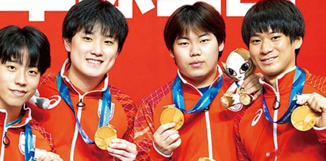 日乒新国家队名单一出，明显完成新老换代🏓男队松岛辉空挑大梁，搭配张本智和、户上