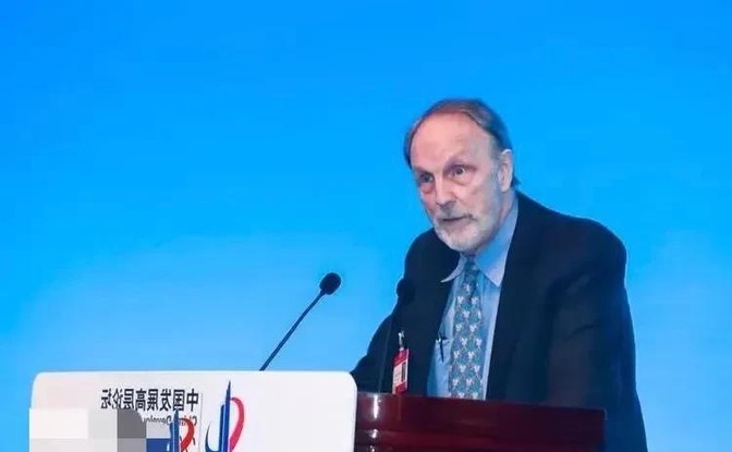 一旦中美开战，将会改变历史。美国官员曾向中国提出了和平条件，缓解了中美关系的紧张