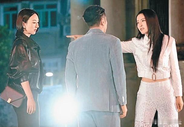 玫瑰戰爭》！此劇陣容強勁，除了兩位視后外，還有3大視帝陳豪、馬國明及陳展鵬助陣，