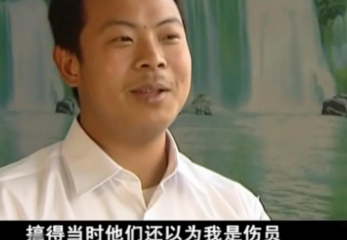 江西女导游车祸昏迷14天，醒来后就告诉母亲：“救我的人，是个白衣男子！”医护人员