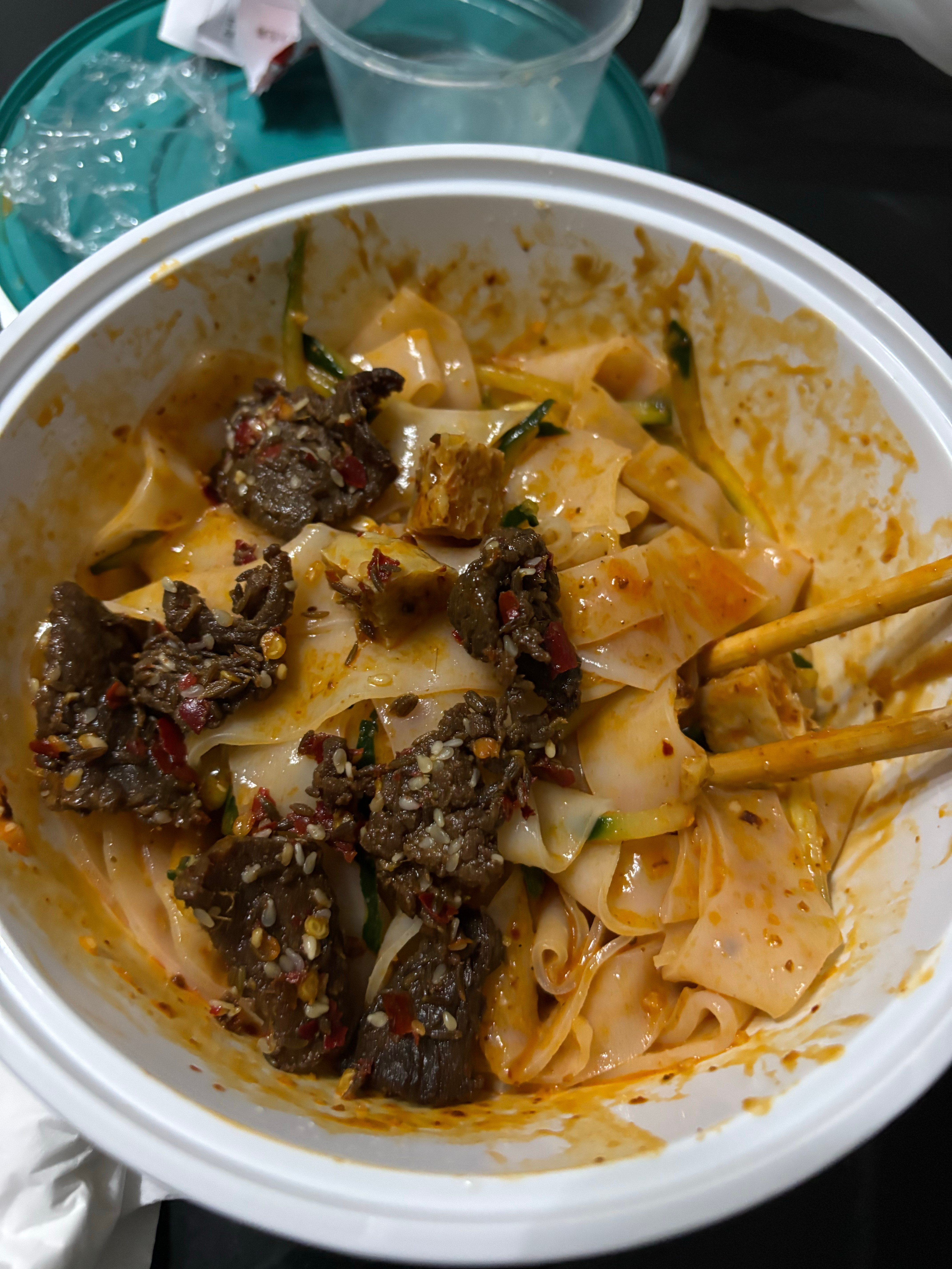 管不住嘴巴系列吃饱喝足睡觉长肉