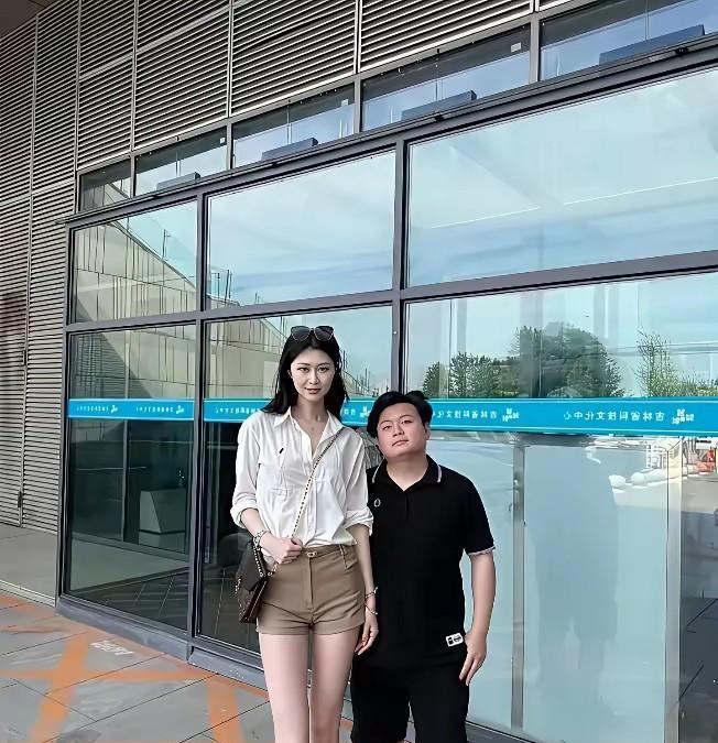 各位男同胞，如果你有足够的实力，你就能娶到自己喜欢的，比自己优秀很多的女孩子。就
