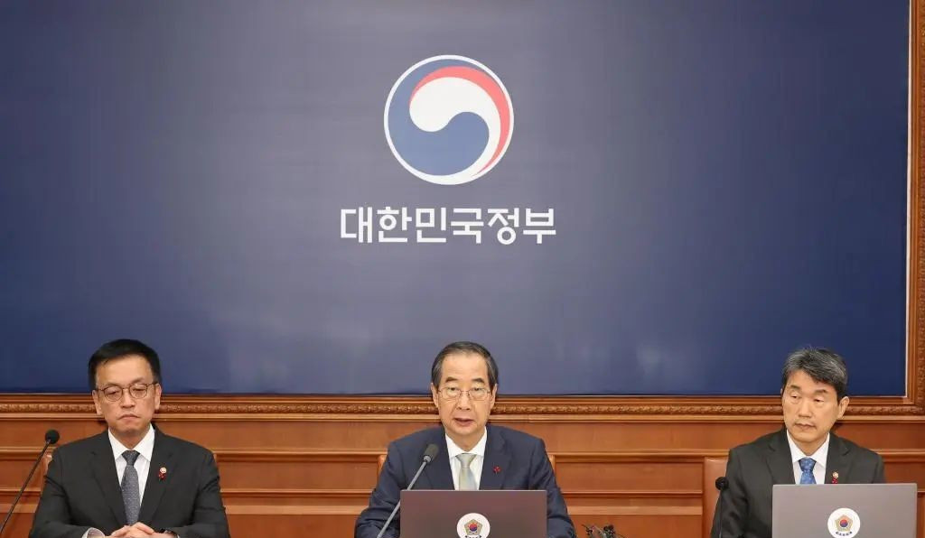 韩国总理想当总统天呐，韩国政坛这是要翻天吗？代总统当着当着，竟然想转