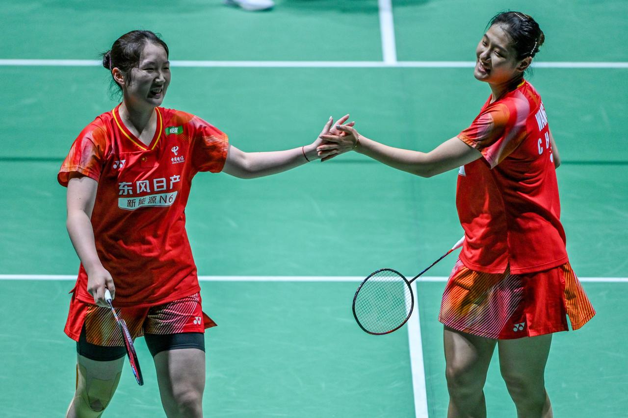 首局惜败后连扳两局！罗意/王汀戈21-19、21-14逆转泰国组合，斩获生涯第4