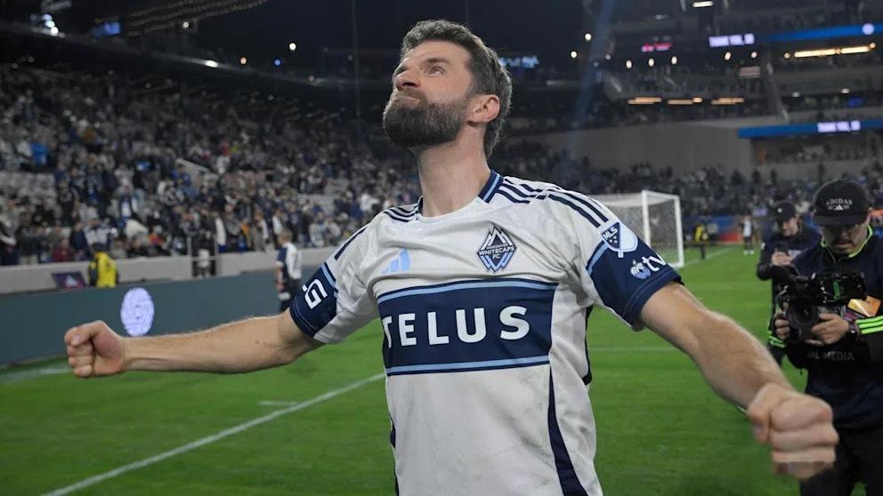 美职联总决赛，迈阿密国际主场对阵温哥华白浪，也被很多人看成是38岁的梅西PK36