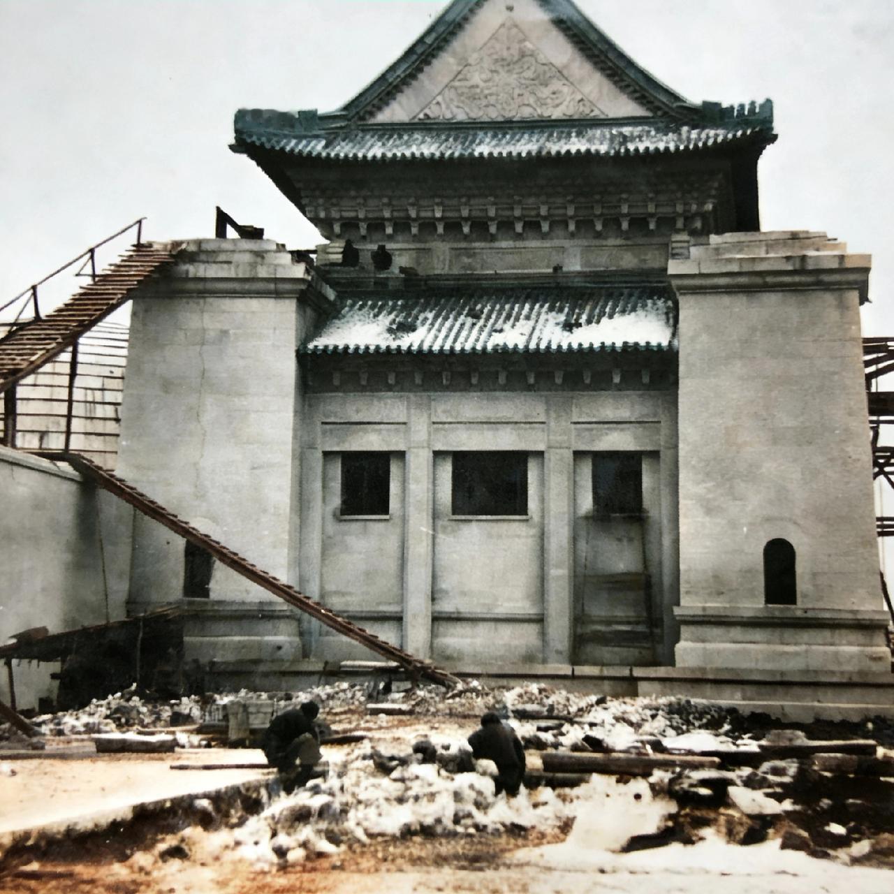 1928年，中山陵施工中，一张罕见的老照片，镜头之中，主体建筑已然落成，形制初显