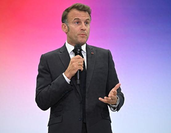 马克龙访日翻车现场，带着满肚子的算盘，最后却没讨到好，反而被现实狠狠打了脸。 