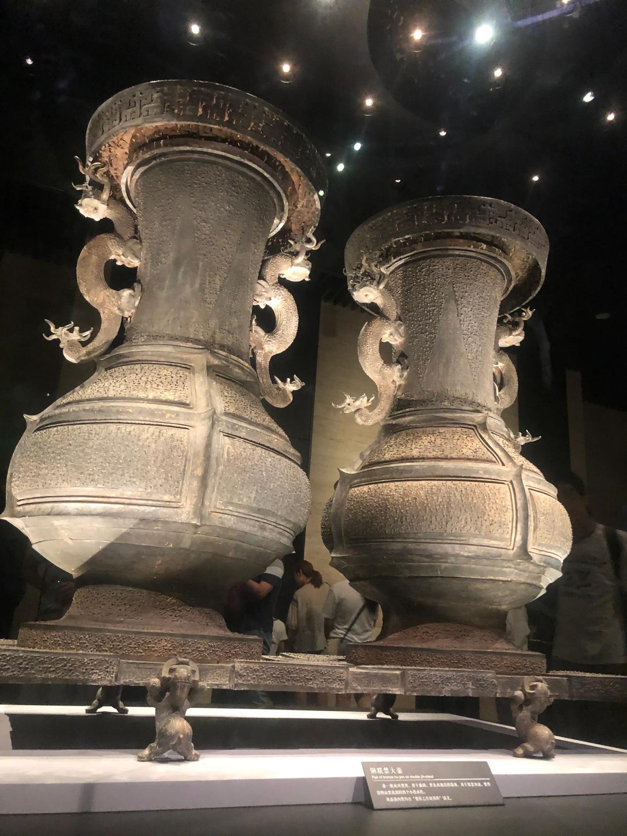 分享我这周有趣的事：老祖宗的审美就是在线，这底座的小神兽脱举了2000多年了，腰