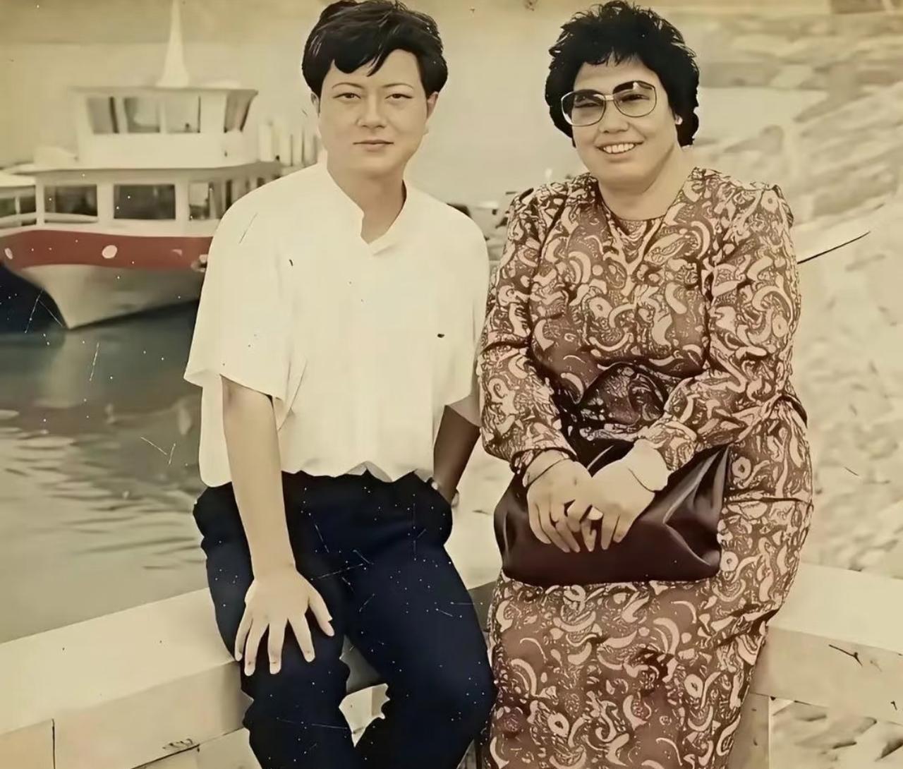 网上发布的很多陈丽华照片都是假的，这才是她年轻时的真实样子。年轻时期的陈丽华