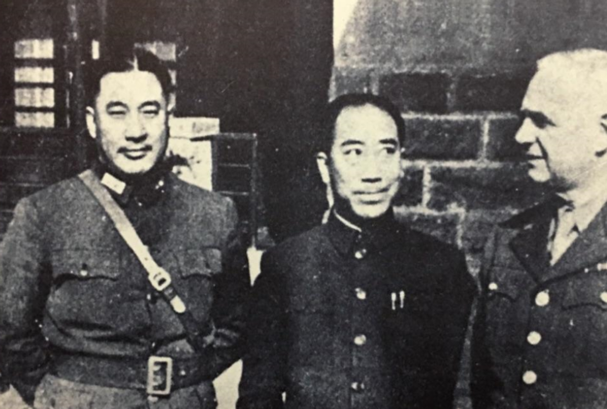 军统局内有地下党？”军统头子戴笠闻讯震怒，刚要下令缉拿“内鬼”，但看到内鬼的名字